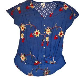 Fig and Flower Blue Floral Embroidered Blouse size Large button down v neck